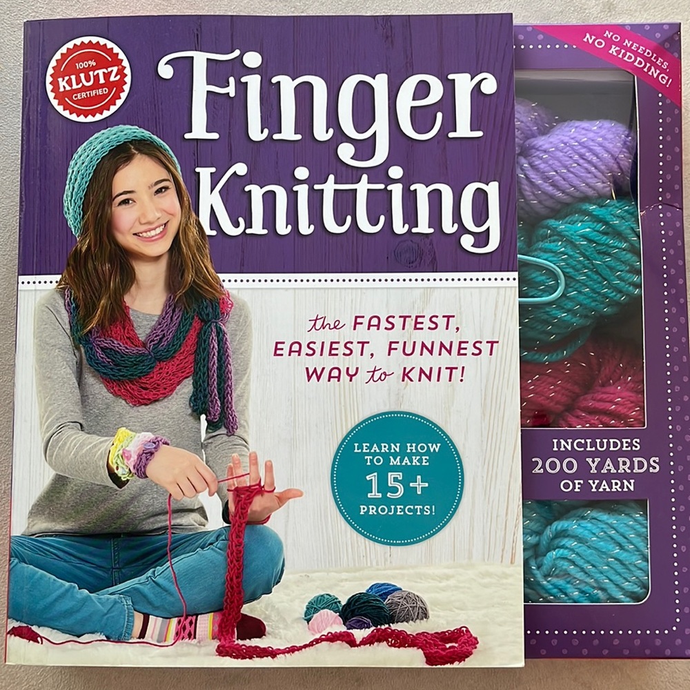 Brand New Klutz Finger Knitting Kit